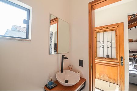 Casa à venda com 340m², 3 quartos e 6 vagas Casa à venda com 340m², 3 quartos e 6 vagasBanheiro de serviço 1