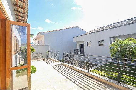 Casa à venda com 340m², 3 quartos e 6 vagas Casa à venda com 340m², 3 quartos e 6 vagasQuintal