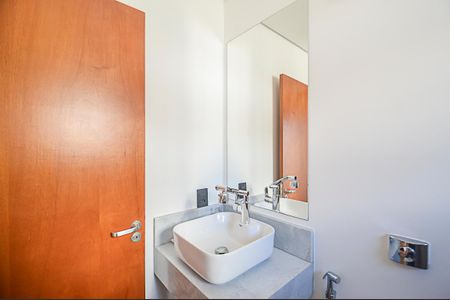 Casa à venda com 340m², 3 quartos e 6 vagas Casa à venda com 340m², 3 quartos e 6 vagasBanheiro da Suíte 2