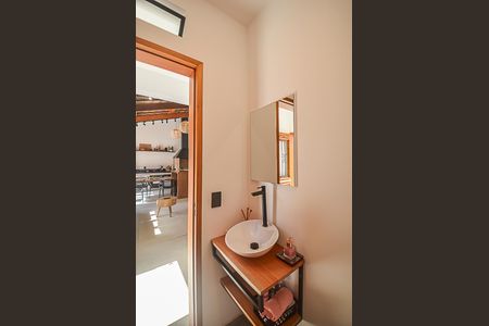 Casa à venda com 340m², 3 quartos e 6 vagas Casa à venda com 340m², 3 quartos e 6 vagasBanheiro de serviço 2