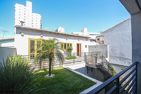 Casa à venda com 340m², 3 quartos e 6 vagas Casa à venda com 340m², 3 quartos e 6 vagasVista da Sacada