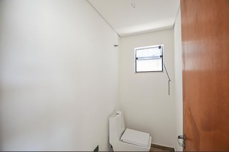 Casa à venda com 340m², 3 quartos e 6 vagas Casa à venda com 340m², 3 quartos e 6 vagasLavabo