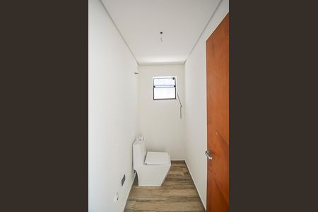 Casa à venda com 340m², 3 quartos e 6 vagas Casa à venda com 340m², 3 quartos e 6 vagasLavabo