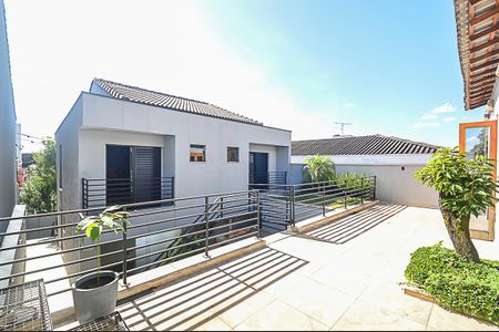 Casa à venda com 340m², 3 quartos e 6 vagas Casa à venda com 340m², 3 quartos e 6 vagasQuintal