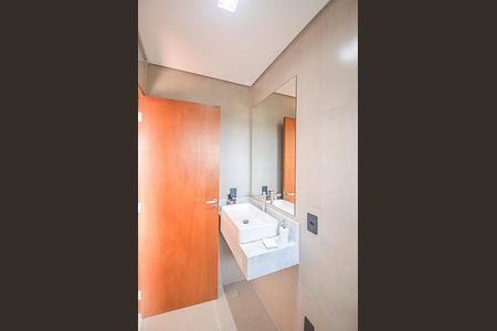 Casa à venda com 340m², 3 quartos e 6 vagas Casa à venda com 340m², 3 quartos e 6 vagasBanheiro da Suíte 3