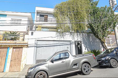 Casa à venda com 340m², 3 quartos e 6 vagas Casa à venda com 340m², 3 quartos e 6 vagasFachada