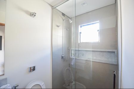 Casa à venda com 340m², 3 quartos e 6 vagas Casa à venda com 340m², 3 quartos e 6 vagasBanheiro da Suíte 2