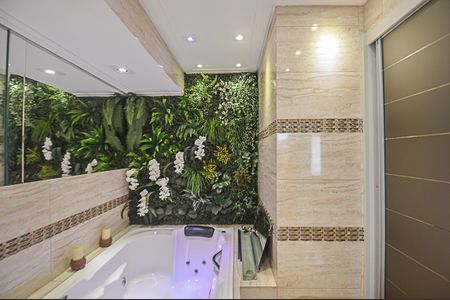 Apartamento à venda com 130m², 2 quartos e 2 vagas Apartamento à venda com 130m², 2 quartos e 2 vagasBanheiro da Suíte 2