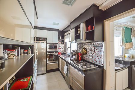 Apartamento à venda com 130m², 2 quartos e 2 vagas Apartamento à venda com 130m², 2 quartos e 2 vagasCozinha