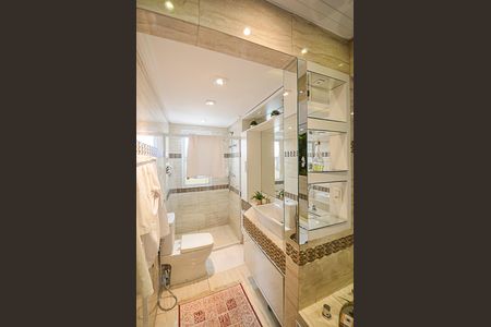 Apartamento à venda com 130m², 2 quartos e 2 vagas Apartamento à venda com 130m², 2 quartos e 2 vagasBanheiro da Suíte 2