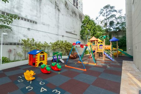 Apartamento à venda com 130m², 2 quartos e 2 vagasÁrea comum - Playground