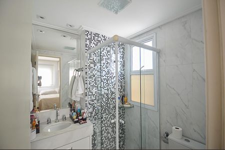 Apartamento à venda com 130m², 2 quartos e 2 vagas Apartamento à venda com 130m², 2 quartos e 2 vagasBanheiro da Suíte