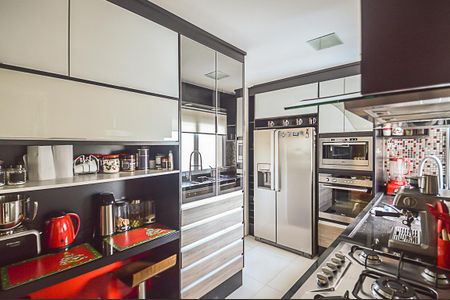 Apartamento à venda com 130m², 2 quartos e 2 vagas Apartamento à venda com 130m², 2 quartos e 2 vagasCozinha