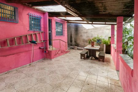 Casa à venda com 360m², 2 quartos e sem vagaQuintal