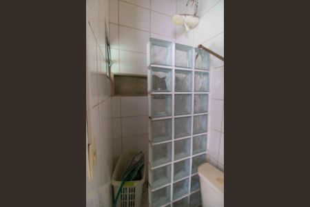 Casa de condomínio à venda com 261m², 4 quartos e 2 vagas Casa de condomínio à venda com 261m², 4 quartos e 2 vagasÁrea externa - Banheiro