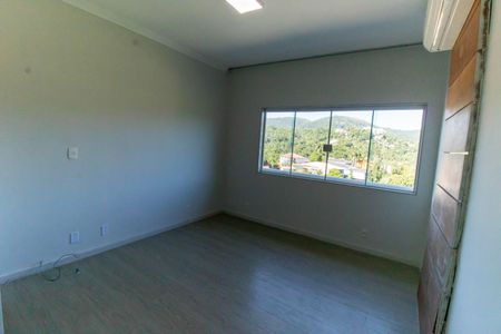 Casa de condomínio à venda com 261m², 4 quartos e 2 vagas Casa de condomínio à venda com 261m², 4 quartos e 2 vagasSuíte 3