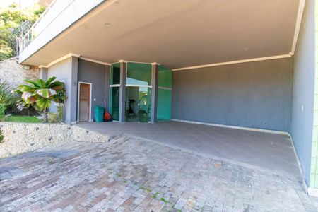 Casa de condomínio à venda com 261m², 4 quartos e 2 vagas Casa de condomínio à venda com 261m², 4 quartos e 2 vagasGaragem