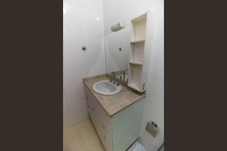 Casa de condomínio à venda com 261m², 4 quartos e 2 vagas Casa de condomínio à venda com 261m², 4 quartos e 2 vagasBanheiro da Suíte 1