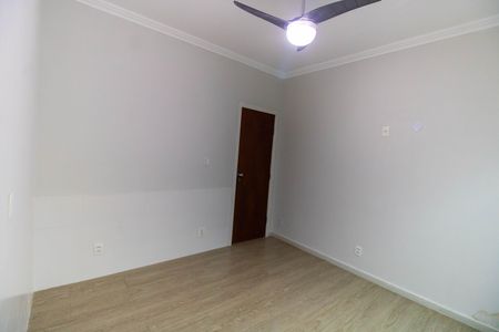 Casa de condomínio à venda com 261m², 4 quartos e 2 vagas Casa de condomínio à venda com 261m², 4 quartos e 2 vagasSuíte 2