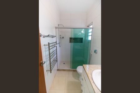 Casa de condomínio à venda com 261m², 4 quartos e 2 vagas Casa de condomínio à venda com 261m², 4 quartos e 2 vagasBanheiro da Suíte 3