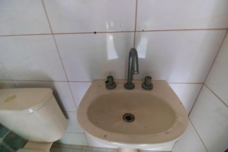 Casa de condomínio à venda com 261m², 4 quartos e 2 vagas Casa de condomínio à venda com 261m², 4 quartos e 2 vagasÁrea externa - Banheiro