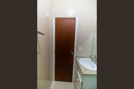 Casa de condomínio à venda com 261m², 4 quartos e 2 vagas Casa de condomínio à venda com 261m², 4 quartos e 2 vagasBanheiro da Suíte 2