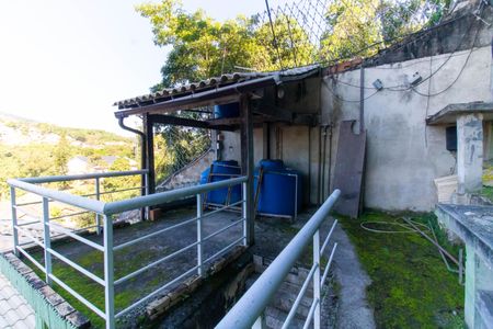 Casa de condomínio à venda com 261m², 4 quartos e 2 vagas Casa de condomínio à venda com 261m², 4 quartos e 2 vagasÁrea externa