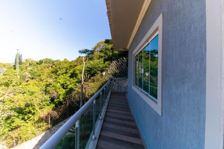 Casa de condomínio à venda com 261m², 4 quartos e 2 vagas Casa de condomínio à venda com 261m², 4 quartos e 2 vagasVaranda da Sala