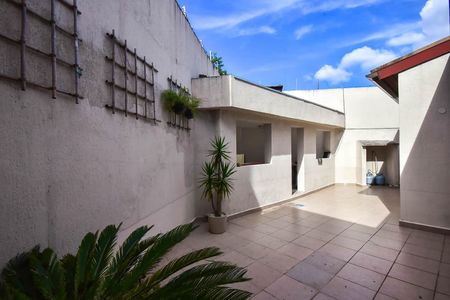 Casa à venda com 848m², 5 quartos e 4 vagas Casa à venda com 848m², 5 quartos e 4 vagasÁrea Externa