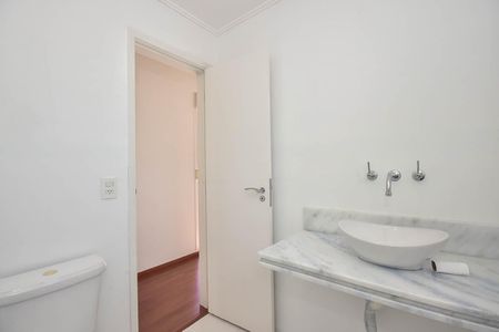 Casa à venda com 848m², 5 quartos e 4 vagas Casa à venda com 848m², 5 quartos e 4 vagasBanheiro Suíte 4