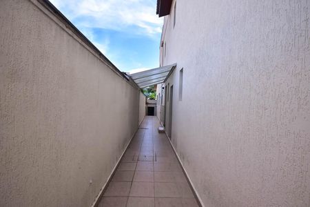Casa à venda com 848m², 5 quartos e 4 vagas Casa à venda com 848m², 5 quartos e 4 vagasÁrea Externa