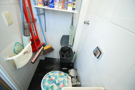 Apartamento à venda com 90m², 3 quartos e 1 vaga Apartamento à venda com 90m², 3 quartos e 1 vagaBanheiro de Serviço