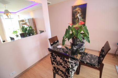 Apartamento à venda com 90m², 3 quartos e 1 vaga Apartamento à venda com 90m², 3 quartos e 1 vagaSala