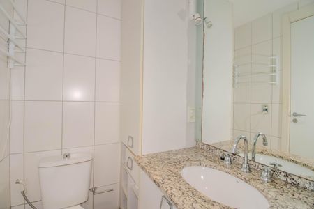 Apartamento à venda com 68m², 2 quartos e 1 vaga Apartamento à venda com 68m², 2 quartos e 1 vagaBanheiro da Suíte