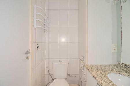 Apartamento à venda com 68m², 2 quartos e 1 vaga Apartamento à venda com 68m², 2 quartos e 1 vagaBanheiro da Suíte