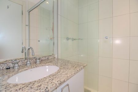 Apartamento à venda com 68m², 2 quartos e 1 vaga Apartamento à venda com 68m², 2 quartos e 1 vagaBanheiro da Suíte