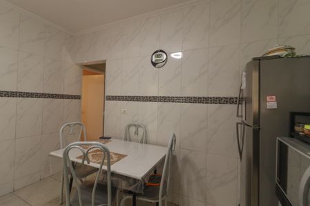 Casa à venda com 250m², 3 quartos e 3 vagas Casa à venda com 250m², 3 quartos e 3 vagasCozinha e Área de Serviço
