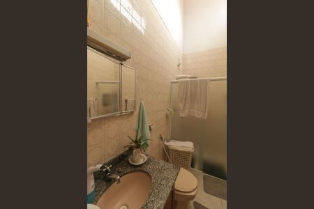 Casa à venda com 250m², 3 quartos e 3 vagas Casa à venda com 250m², 3 quartos e 3 vagasBanheiro