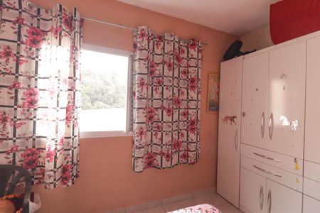 Casa à venda com 250m², 3 quartos e 3 vagas Casa à venda com 250m², 3 quartos e 3 vagasQuarto 2