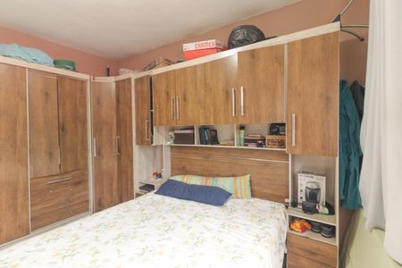 Casa à venda com 250m², 3 quartos e 3 vagas Casa à venda com 250m², 3 quartos e 3 vagasQuarto