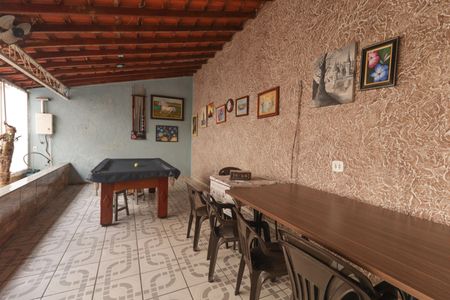 Casa à venda com 250m², 3 quartos e 3 vagas Casa à venda com 250m², 3 quartos e 3 vagasÁrea comum