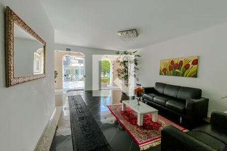 Apartamento à venda com 63m², 2 quartos e 1 vaga Apartamento à venda com 63m², 2 quartos e 1 vagaCondomínio - Hall