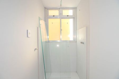Apartamento à venda com 64m², 2 quartos e 1 vaga Apartamento à venda com 64m², 2 quartos e 1 vagaBanheiro