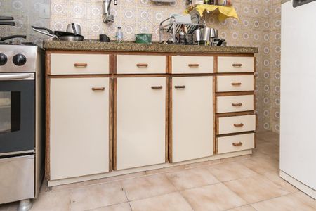 Apartamento à venda com 98m², 2 quartos e 1 vagaCozinha - Armários