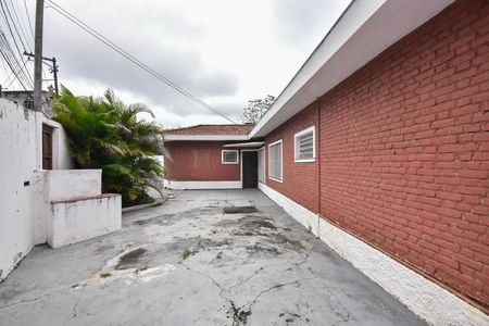 Casa para alugar com 300m², 3 quartos e 10 vagas Casa para alugar com 300m², 3 quartos e 10 vagasQuintal 2