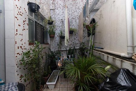 Apartamento à venda com 98m², 2 quartos e 1 vaga Apartamento à venda com 98m², 2 quartos e 1 vagaÁrea de Serviço