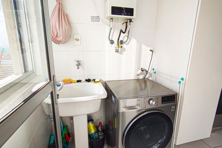 Apartamento à venda com 77m², 2 quartos e 1 vaga Apartamento à venda com 77m², 2 quartos e 1 vagaÁrea de Serviço