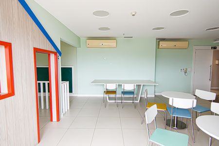 Apartamento à venda com 77m², 2 quartos e 1 vaga Apartamento à venda com 77m², 2 quartos e 1 vagaÁrea comum