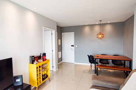 Apartamento à venda com 77m², 2 quartos e 1 vaga Apartamento à venda com 77m², 2 quartos e 1 vagaSala