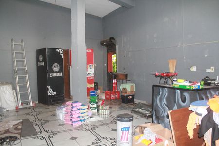 Casa à venda com 880m², 1 quarto e 10 vagasQuintal